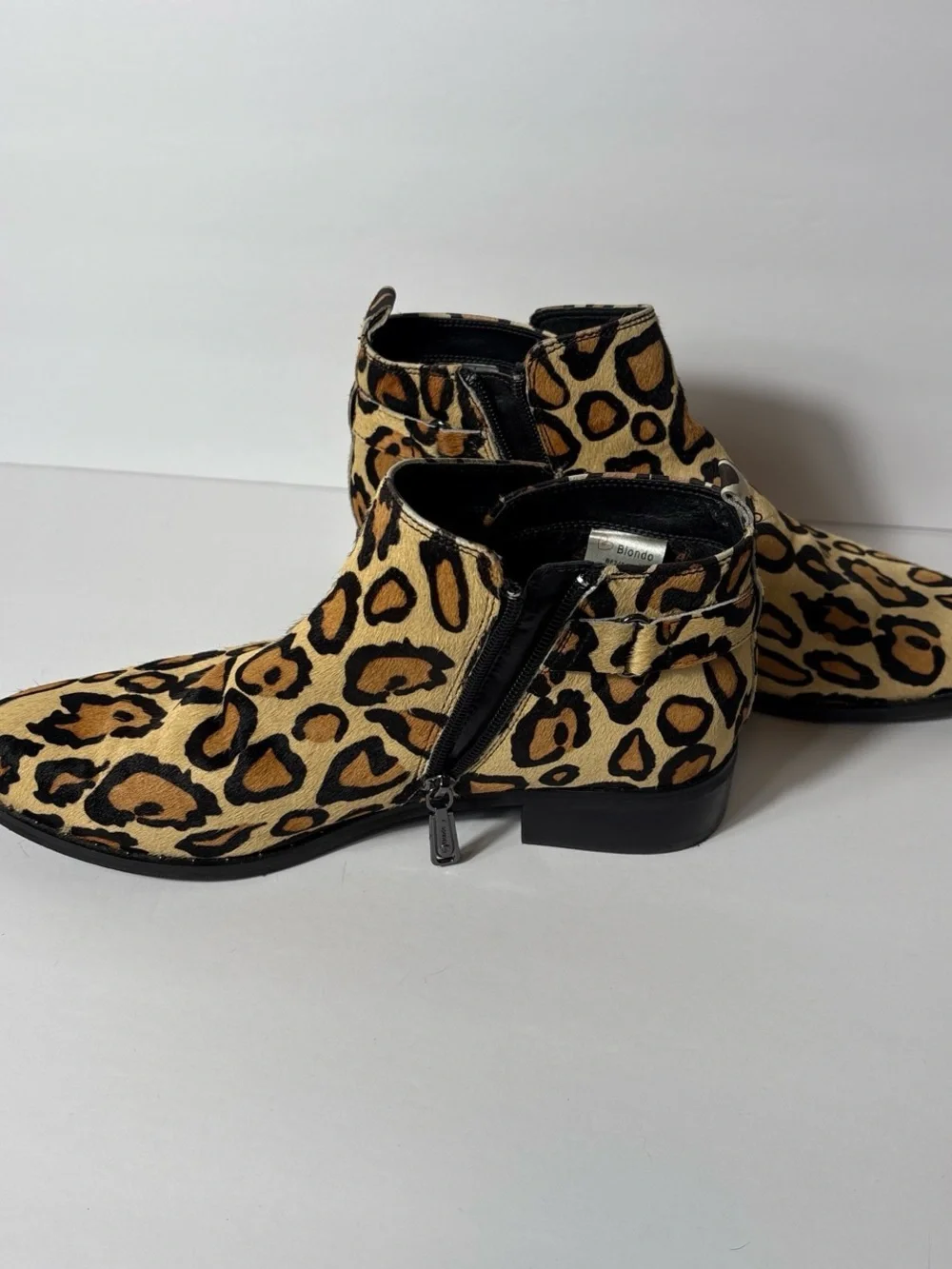 Western Indie Sleek Blondo Leopard Print Waterproof Cow Hair Ankle Boots Size 9